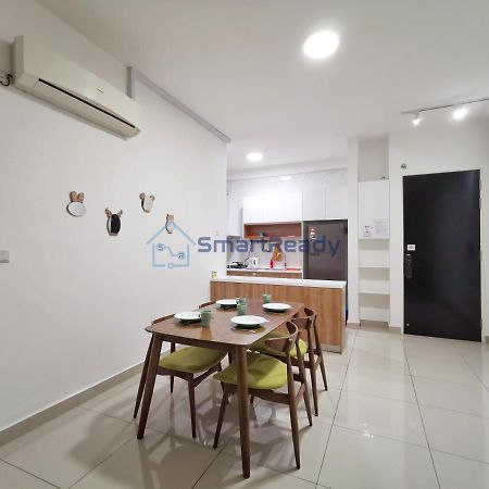 Twin Galaxy Suites By Sr Home Johor Bahru Exterior photo