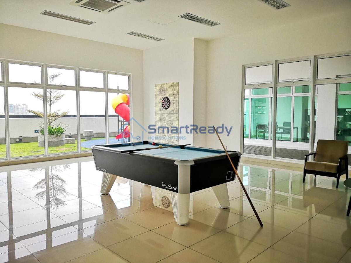 Twin Galaxy Suites By Sr Home Johor Bahru Exterior photo